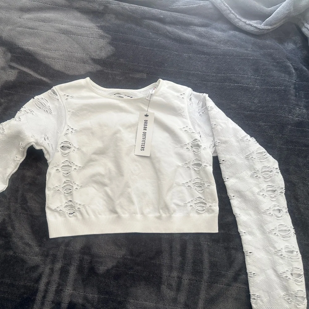 Cute Sexy Urban Outfitters White Long Sleeve Crop Top Size XL NWT